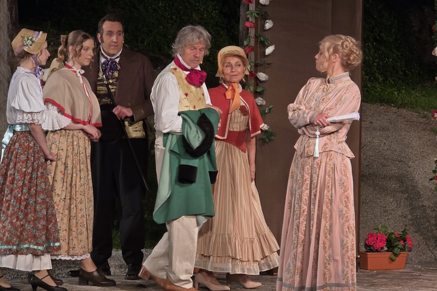 2025_Das.Maedl.aus.der.Vorstadt 6.jpg